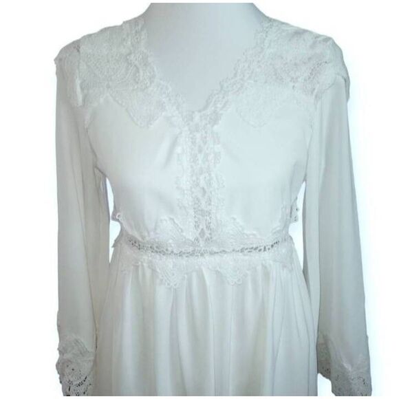 WHITE BOHO-INSPIRED DRESS W/LACE TRIM SZ.S NWOT. - Picture 3 of 9